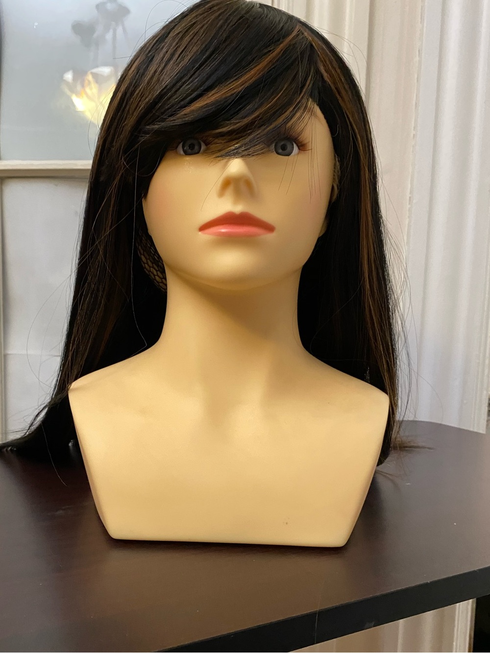 Long Straight Women's Wig with Chestnut Brown Highlights - Black/Brown